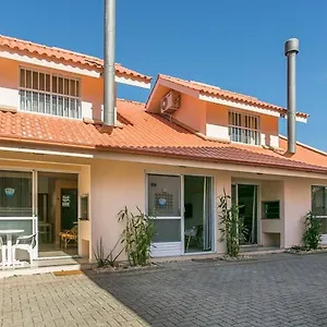 Casa de Férias Modernos A 90 Metros Da